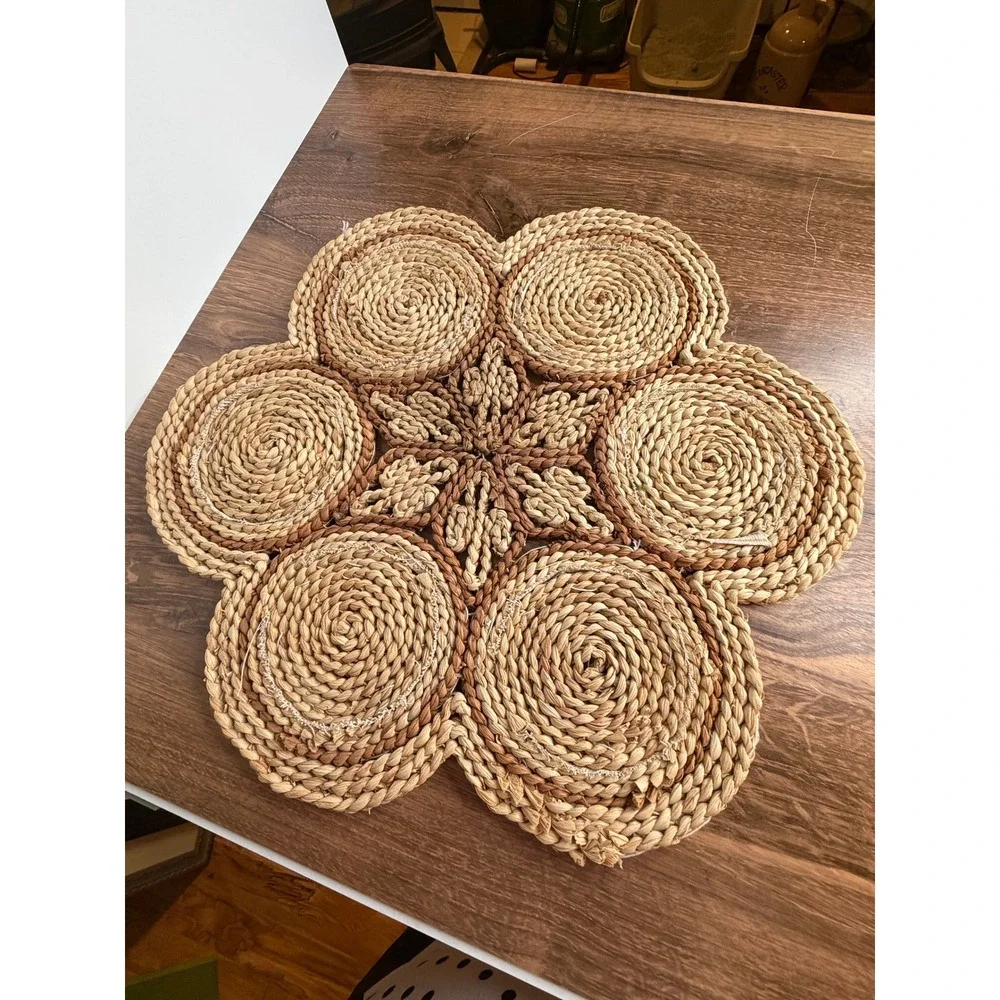 VTG 1970s Cottagecore Raffia Straw Needlepoint Rose Floral Table Trivet mat